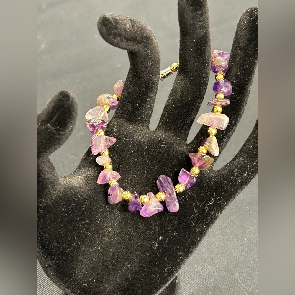 Purple chunky quartz and Gold tone Beaded Bracelet 7”